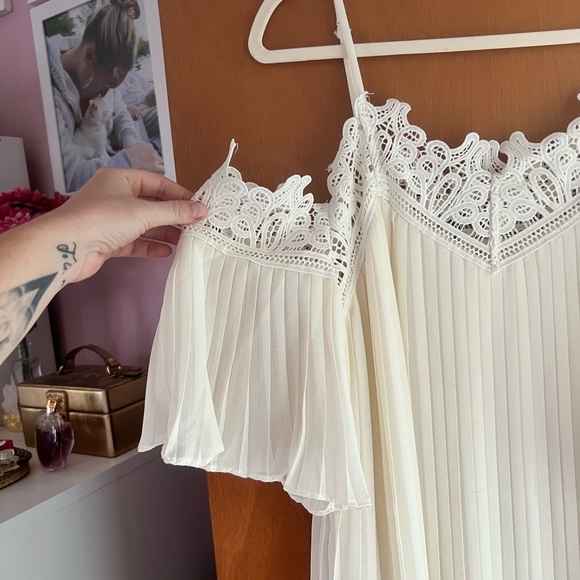 White Lace Off the Shoulder Dress - Picture 4 of 5